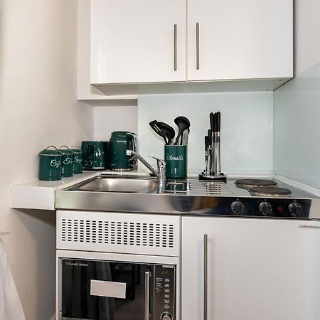 Small And Trendy Studio 3B London Exterior photo