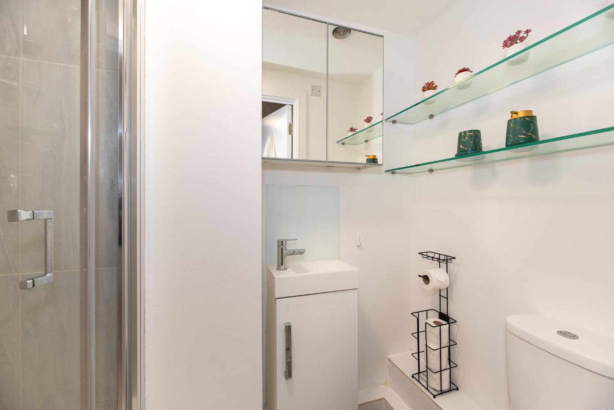 Small And Trendy Studio 3B London Exterior photo