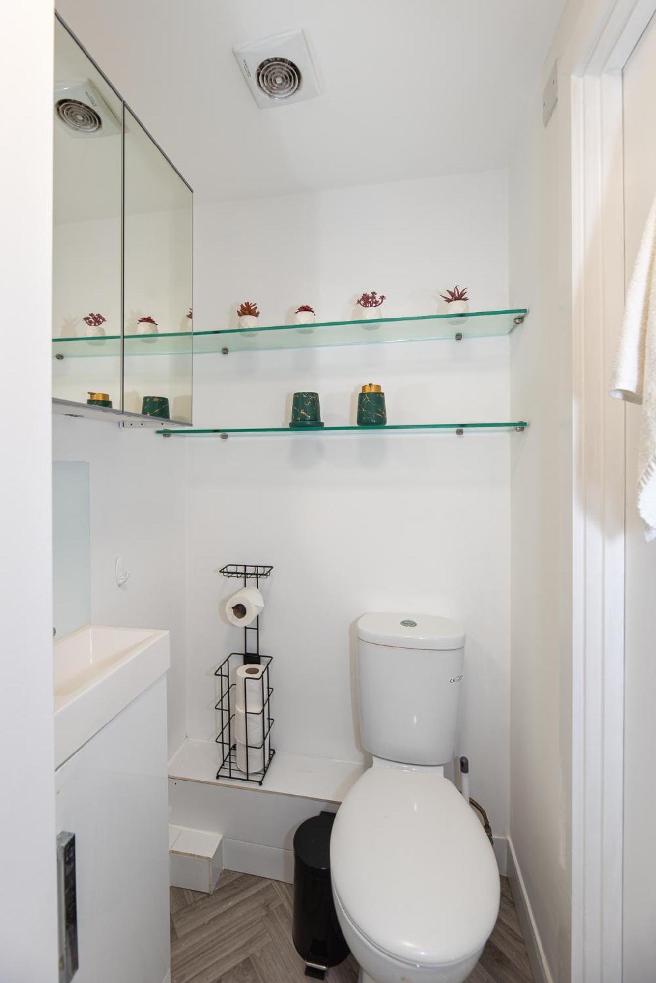 Small And Trendy Studio 3B London Exterior photo